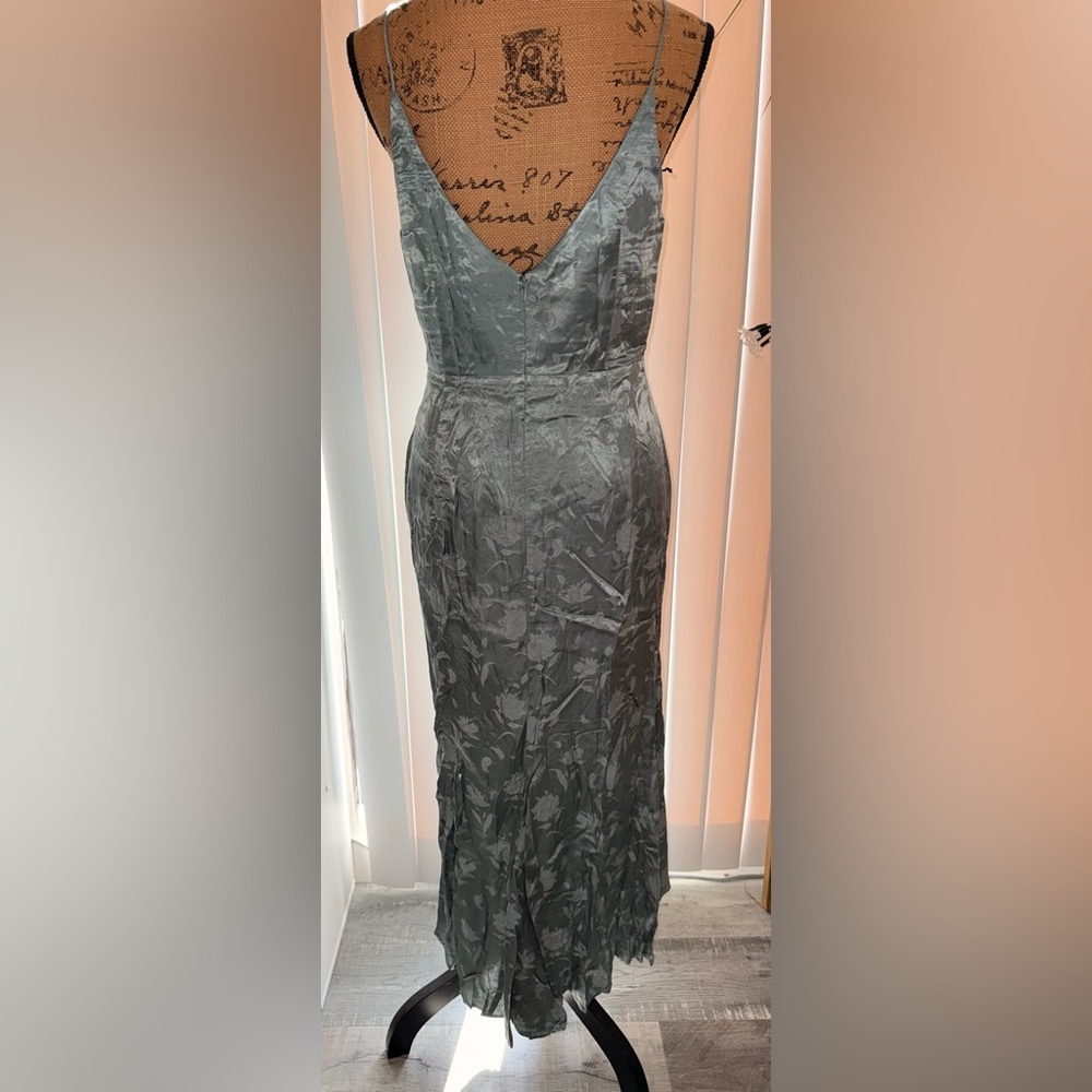 Chic Sage Green Midi Dress - Picture 5 of 7